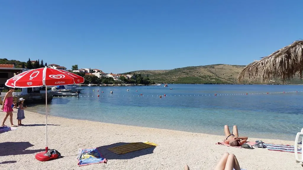Viktorija Apartments Seget Vranjica